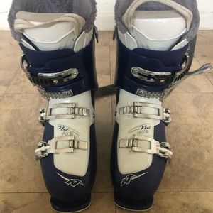 Nordica Women’s Ski Boots (size 25.5)